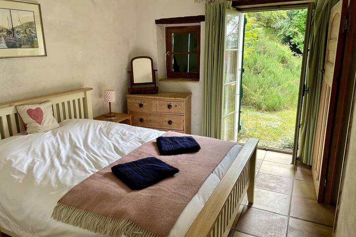 Gîte pour 12 personnes, avec jardin à Fauroux - 4