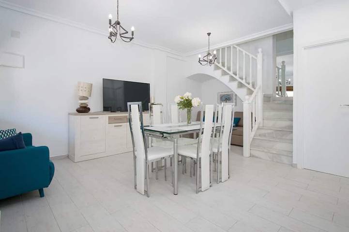 Casa rural para 5 personas, con piscina además de terraza y jardín en La Mata