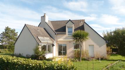Location de vacances pour 6 personnes, avec balcon et jardin à Locmariaquer