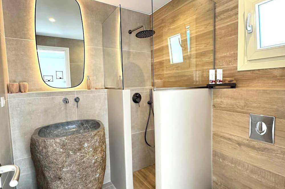 Ganze Wohnung, Famly Apartment with Sea View & Plunge Pool (Ground Floor) in Gournado-Fylakopi