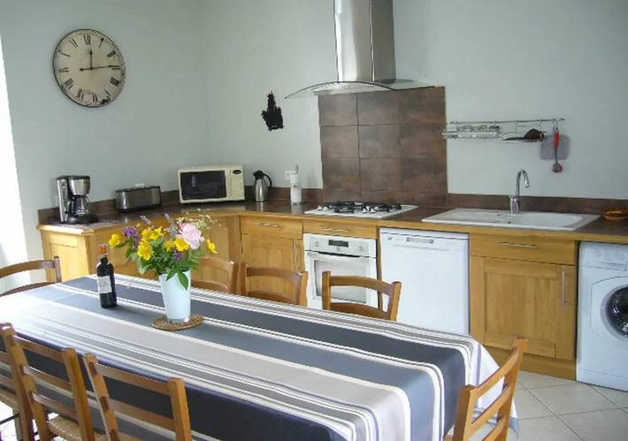 Location de vacances pour 8 personnes, avec piscine ainsi que jardin et balcon à Salviac - 4