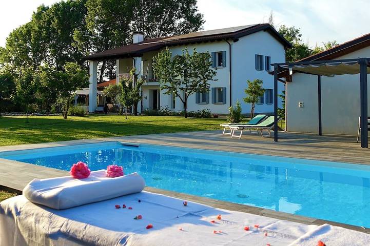 Casa de vacaciones para 8 personas, con balcón además de jacuzzi y jardín, Se admiten mascotas - 1