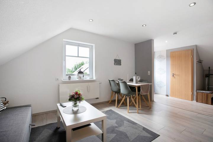 Ganze Wohnung, Ferienwohnung Huus 39 – ruhige Sackgassenlage, Balkon und Wlan in Ostenfeld (Husum), Eider-Treene-Sorge