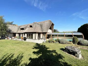Cottage pour 12 personnes, avec jardin ainsi que piscine et terrasse à Sours