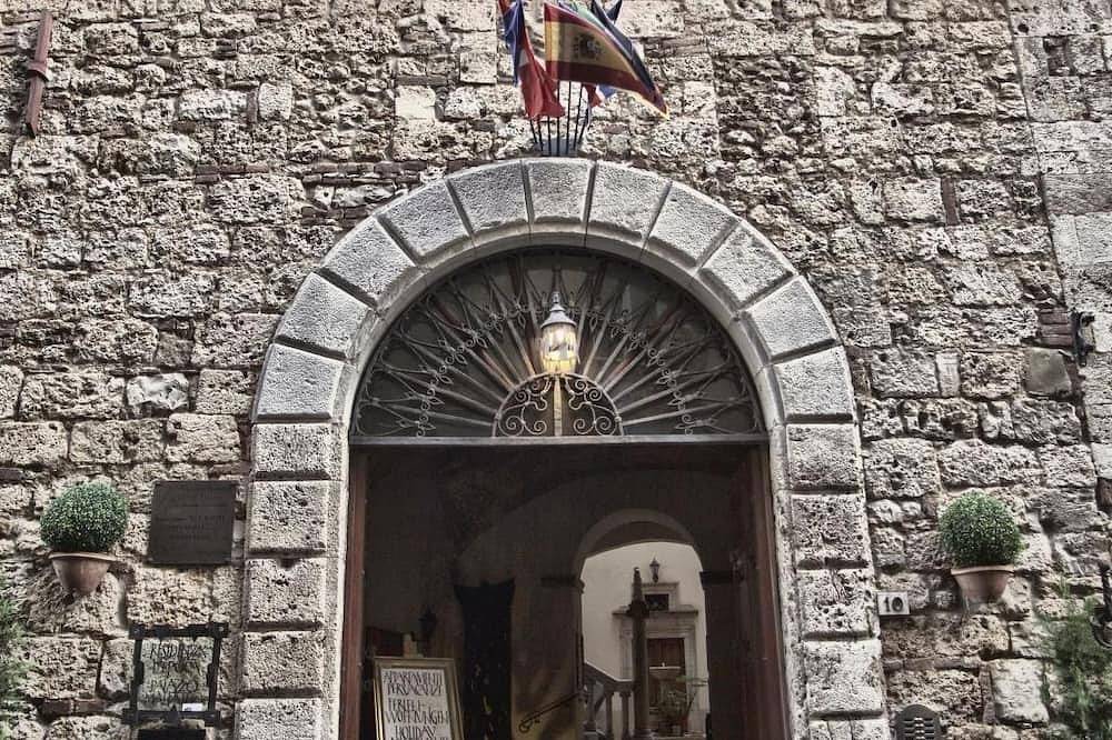 Entire apartment, Studio für 3 Personen und 2 Kinder in Massa Marittima, Grosseto Province