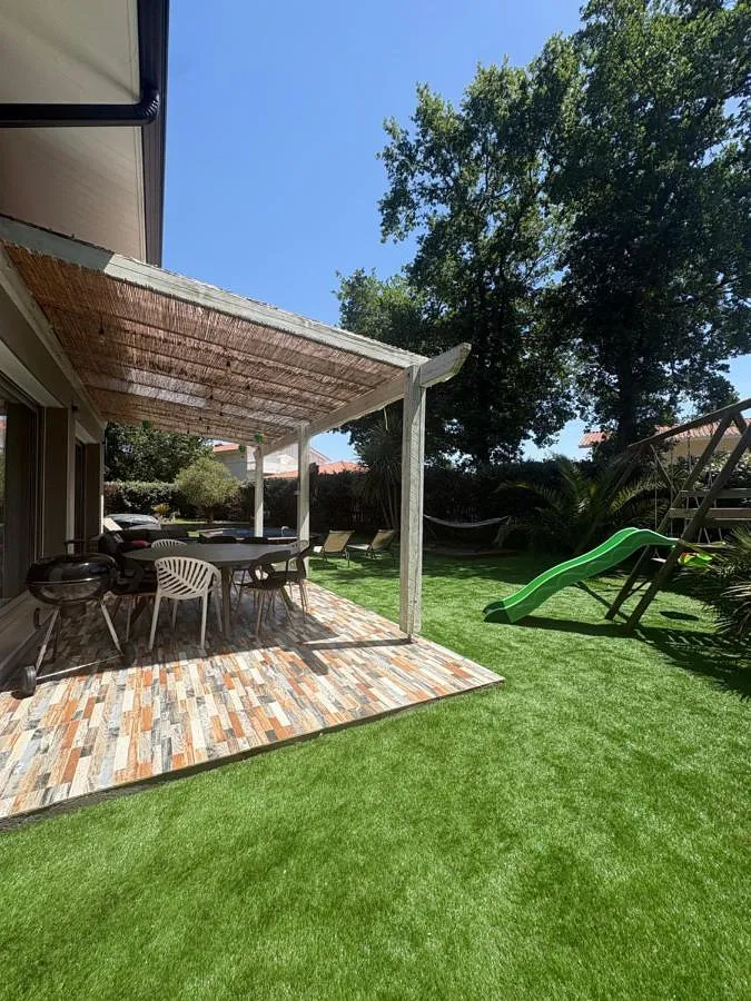 Chalet para 8 personas, con jacuzzi además de jardín y piscina - 1