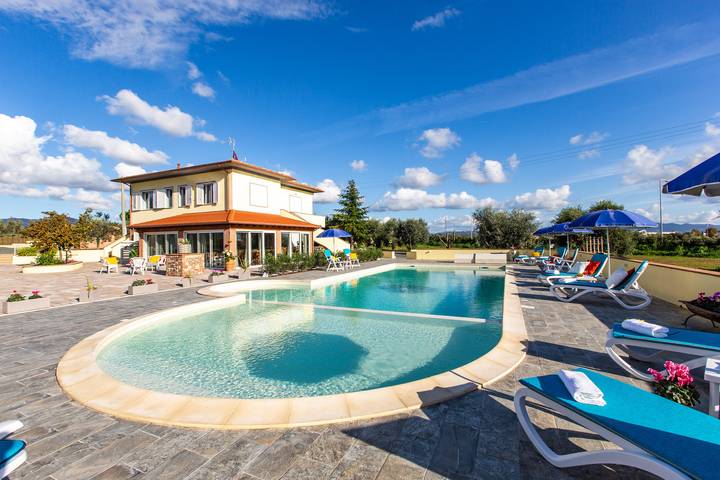 Villa für 12 Personen mit Garten in Cecina, Etruskische Küste