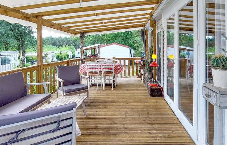 Mobile Home confortable avec piscine, climatisation et parking à proximité des restaurants et des lacs in Saint-Paul-lès-Dax, Région de Dax