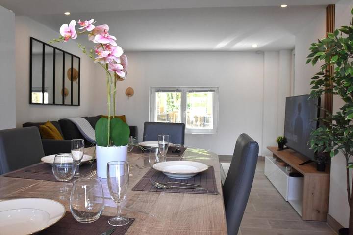 Gîte pour 4 personnes, avec terrasse à Manom