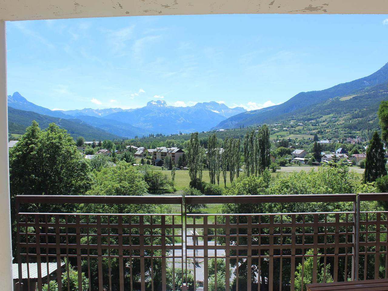 Estudio entero, Estudio acogedor con terraza, acceso a piscina y mascotas permitidas en Jausiers in Jausiers, Parque nacional de Mercantour