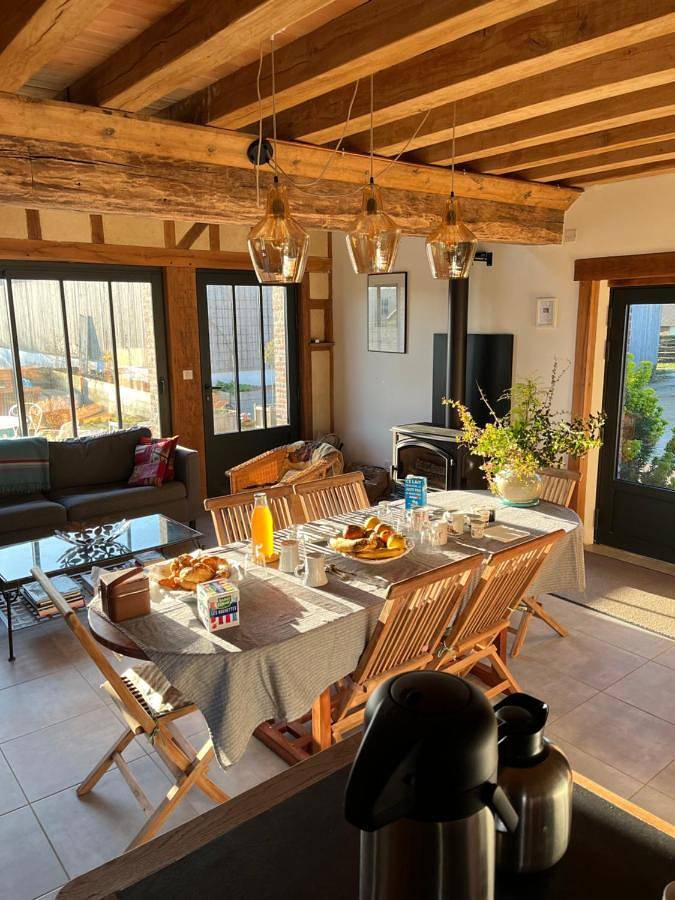 Maison de vacances pour 8 personnes, avec Terrasse ainsi que Jardin et Vue dans Sainte-Gauburge-Sainte-Colombe