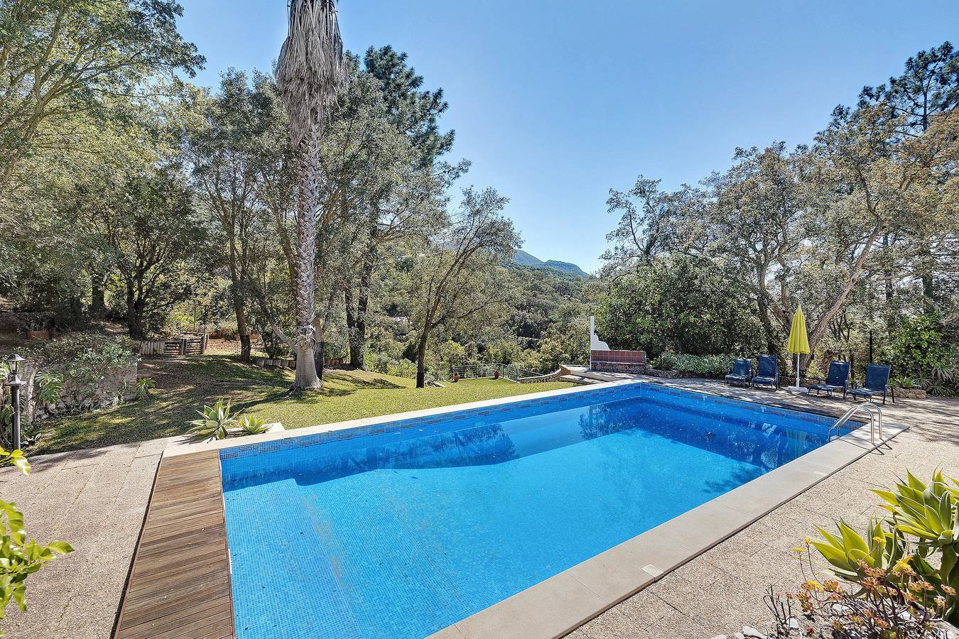 Ferienhaus 'Quinta La Rabide' mit Bergblick, Wlan und Klimaanlage in Setúbal, Naturpark Arrábida