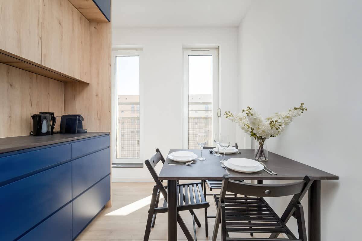 Entire apartment, Spacious Apartment with 2 Bedrooms | Balcony | Parking. in Wrocław, Lower Silesia