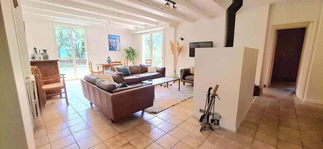 Location de vacances pour 8 personnes, avec piscine ainsi que balcon et vue dans Corn - 4