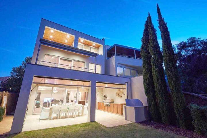 Casa de vacaciones para 10 personas, con jardín además de vistas y piscina - 1