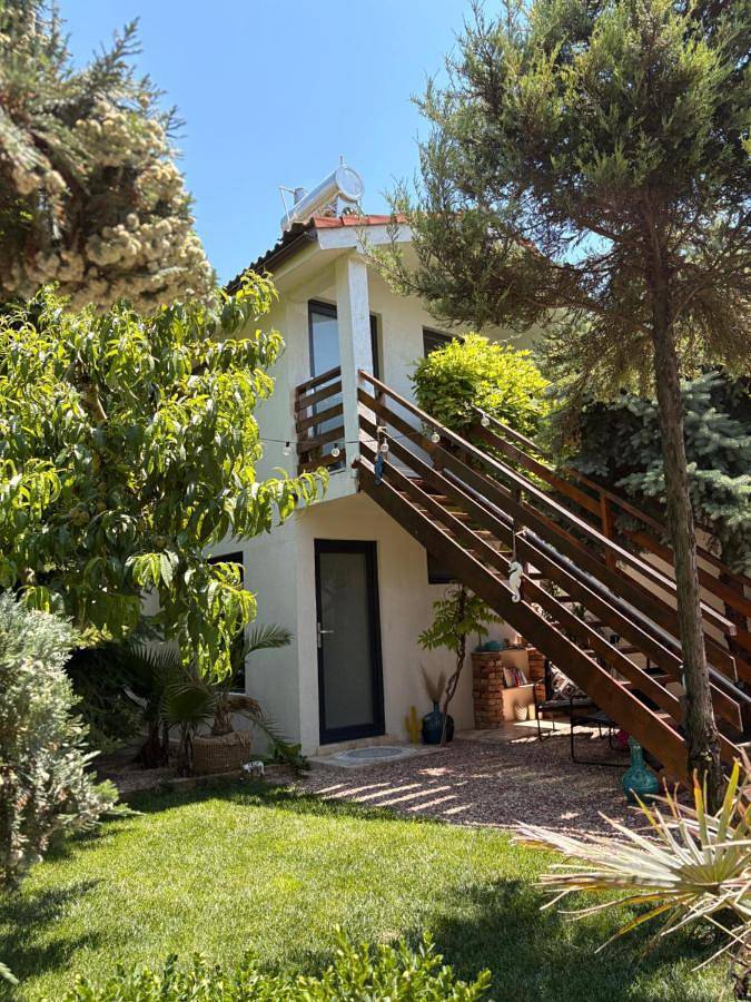 Gîte pour 2 personnes, avec jardin dans Mangalia