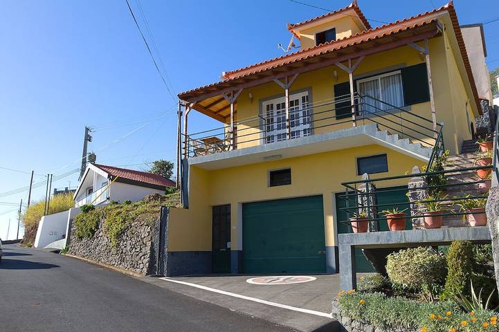 Gîte pour 4 personnes, avec balcon et jardin
