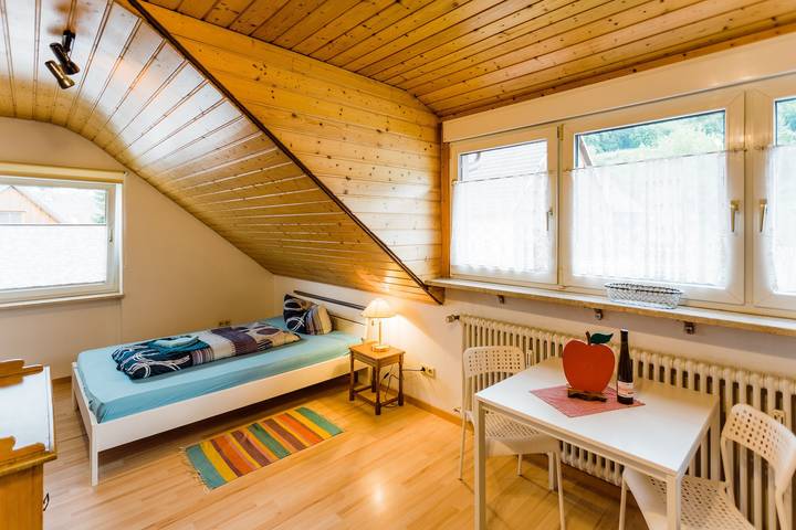 Ganze Wohnung, Ferienwohnung 'Gala' mit Gemeinschaftsgarten und Wlan in Espasingen, Stockach