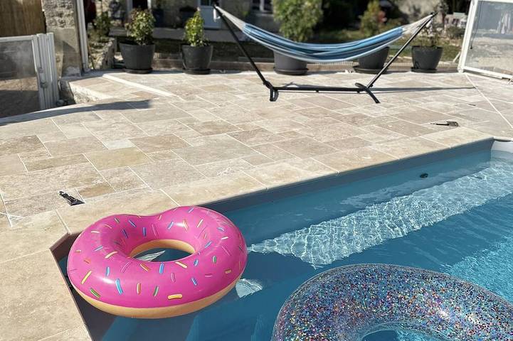 Gîte pour 6 personnes, avec terrasse et jardin à Coivert