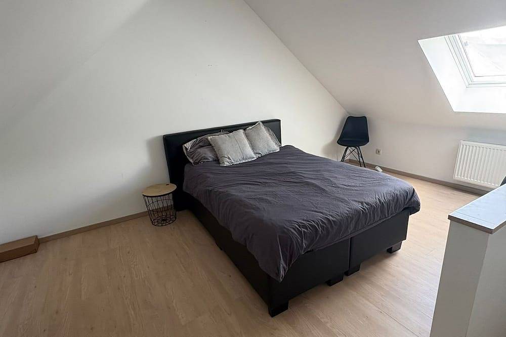 Cozy house close to some cities, for foreign workers in Hamme, Ostflandern