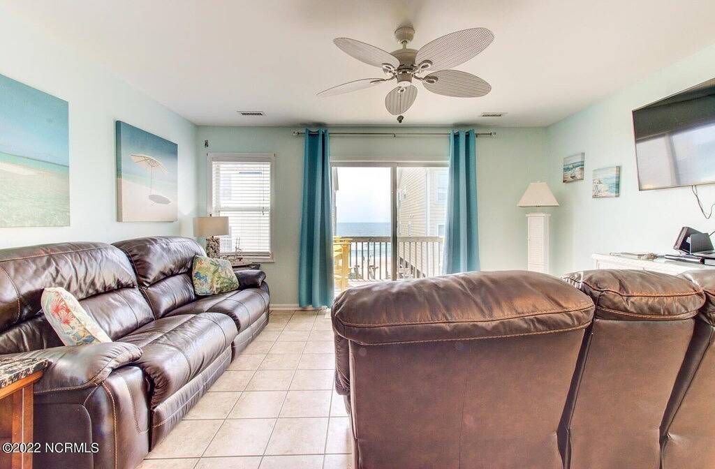 Steps to Beach - Dog Friendly - 2 Bedroom 1.5 Bathroom Townhome in Surf City, Topsail Island