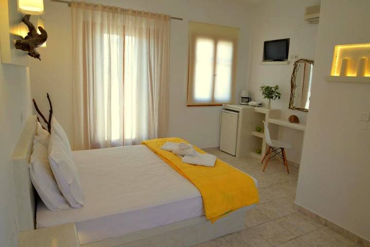 Maison d’hôte pour 2 personnes, avec terrasse dans Adamas - 2