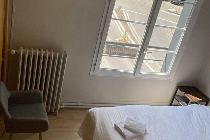 Hôtel pour 2 personnes, avec terrasse, animaux acceptés à Aumale - 3