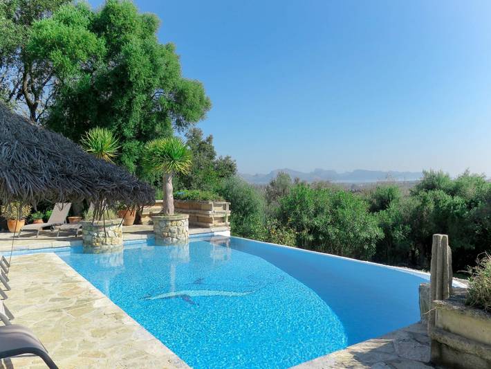Finca mit Hund für 8 Personen, mit Terrasse und Garten in Alcúdia