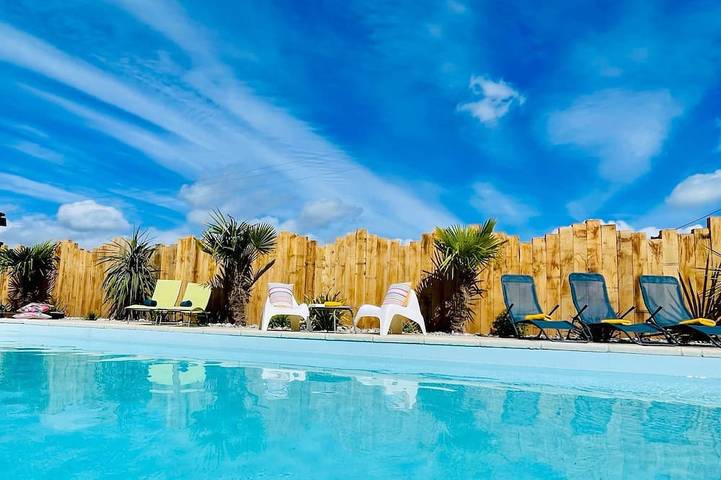 Maison de vacances pour 8 personnes, avec Jacuzzi et Terrasse ainsi que Jardin et Piscine