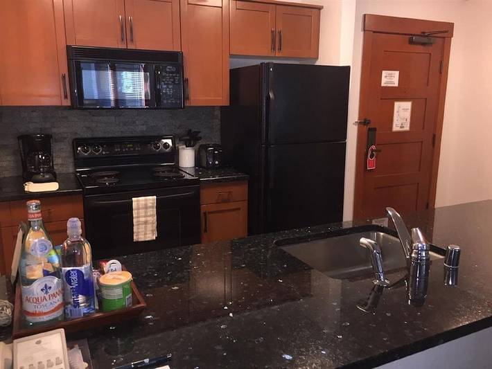 Vacation rental for 4 people, with hot tub and balcony as well as pool, with pets in Mammoth Mountain