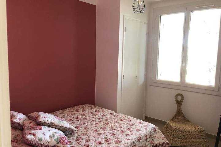 Gîte pour 6 personnes, avec jardin et terrasse, animaux acceptés dans Casino De Cavalaire - 4