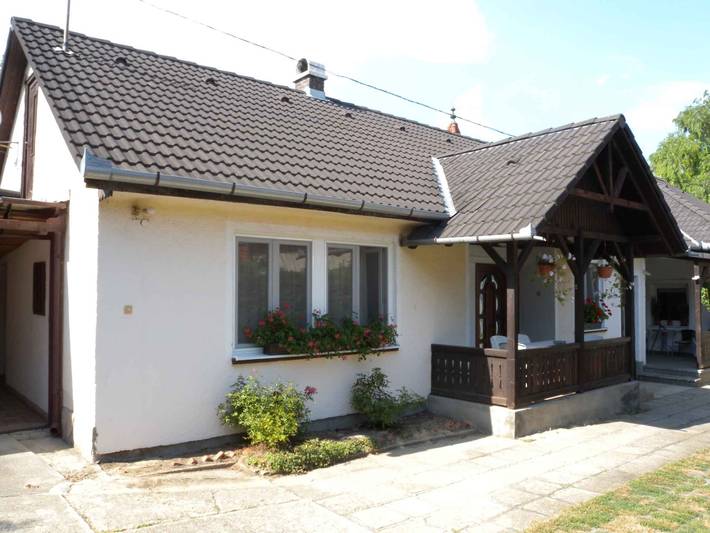 Ganze Ferienwohnung, Ferienwohnung mit Terrasse und Grill in Siofok, Siófok und Umgebung