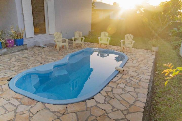 Location de vacances pour 8 personnes, avec terrasse ainsi que piscine et jardin dans Cambuston - 3