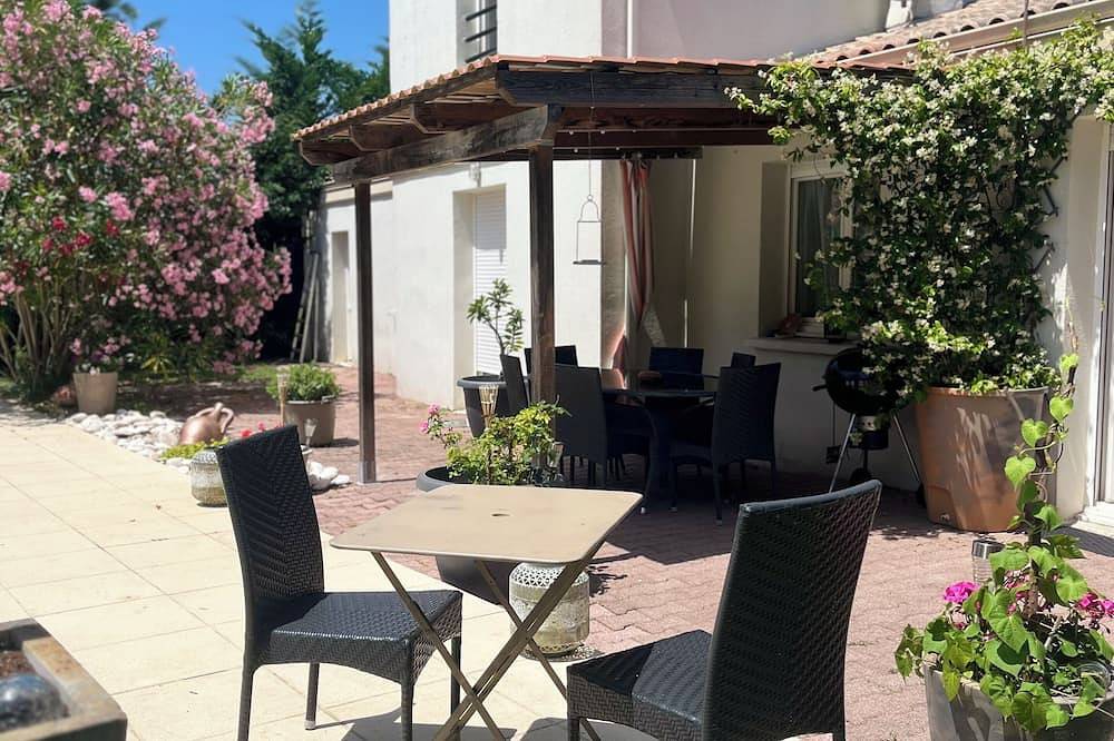 A peaceful haven with swimming pool, 20 minutes from Bordeaux and its vineyards. in Tresses, Región de Burdeos