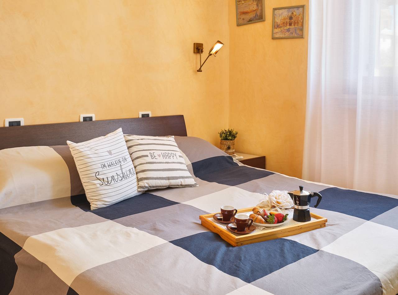 Apartamento entero, Regarda – bilocale "Perla del Garda" a Lazise con vista lago e piscina in Lazise, Montañas Garda