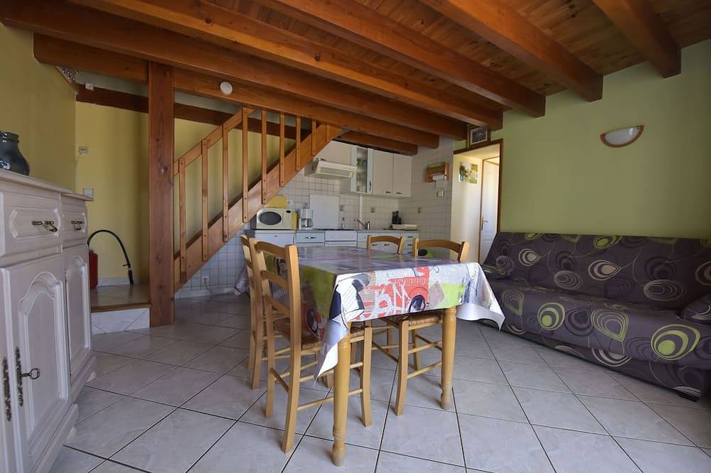 Vakantiehuis in le bouchaud in Gouttières, Riom en omgeving