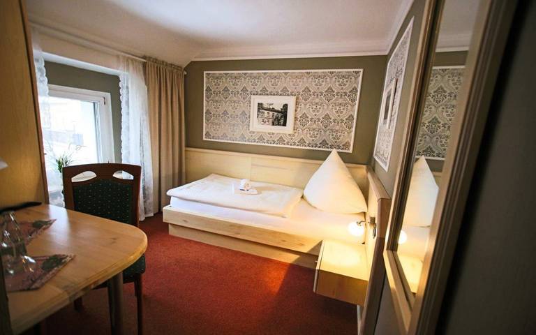 Hotel Restaurant Alter Krug - Einzelzimmer mit Dusche und Wc in Strandbad Kallinchen, Zossen