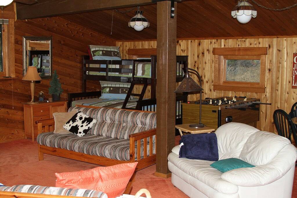 Log Cabin for 8 Guests in Meeks Bay, El Dorado County