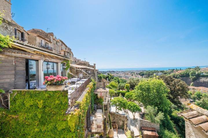 Hôtel pour 2 personnes, avec vue ainsi que jardin et piscine, animaux acceptés