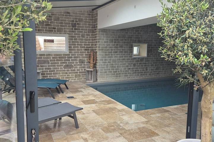 Cottage pour 8 personnes, avec piscine et terrasse à Escoville