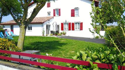 Gîte pour 5 personnes, avec jardin à Saint-Martin-d'Arberoue