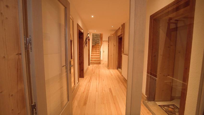 Gîte pour 7 personnes, avec jardin ainsi que sauna et terrasse à La Pesse - 2