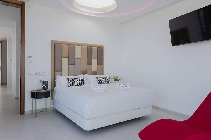 Villa für 12 Personen, mit Balkon und Whirlpool sowie Pool und Garten in Adeje - 3