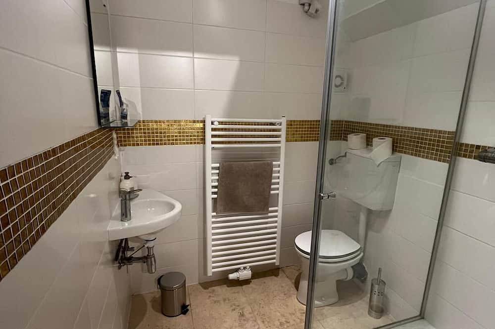 Ganze Wohnung, Masionette Wohnung in Weinregion 30 min südlich von Wien in Wienerwald