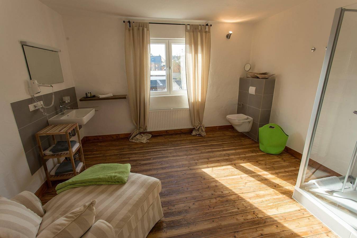 Ferienhaus Lindgrün bis 8 Personen in Lind, Osteifel