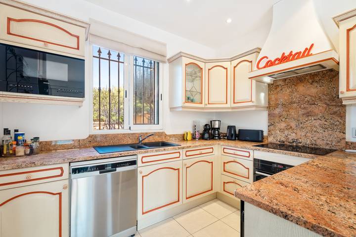 Location de vacances pour 6 personnes, avec jardin ainsi que balcon et piscine dans Plage de la Nartelle - 3