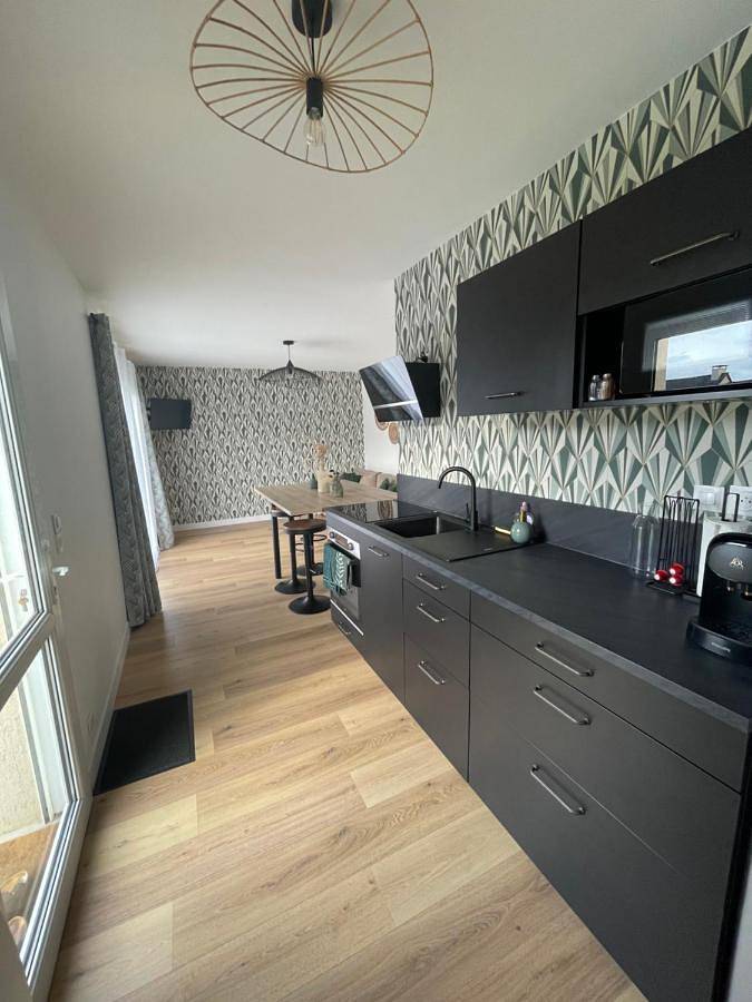 Location de vacances pour 5 personnes, avec jardin ainsi que jacuzzi et terrasse à Néant-sur-Yvel - 3