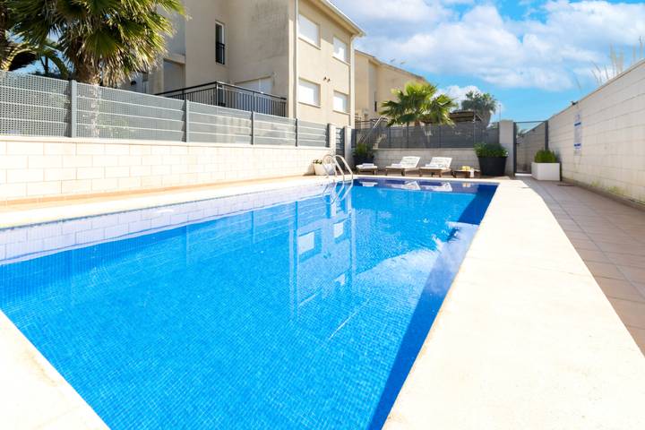 Chalet para 10 personas, con jardín además de piscina y terraza en Comunidad Valenciana - 2