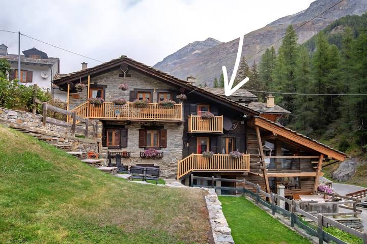 Chalet 'Lo Pailler De Nonno' with Mountain View, Shared Garden, and Wi-Fi in Maisonnasse (Valsavarenche), Valsavarenche