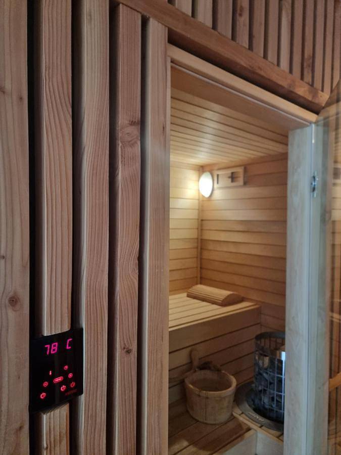 Location de vacances pour 2 personnes, avec terrasse ainsi que sauna et jacuzzi à Liergues - 2